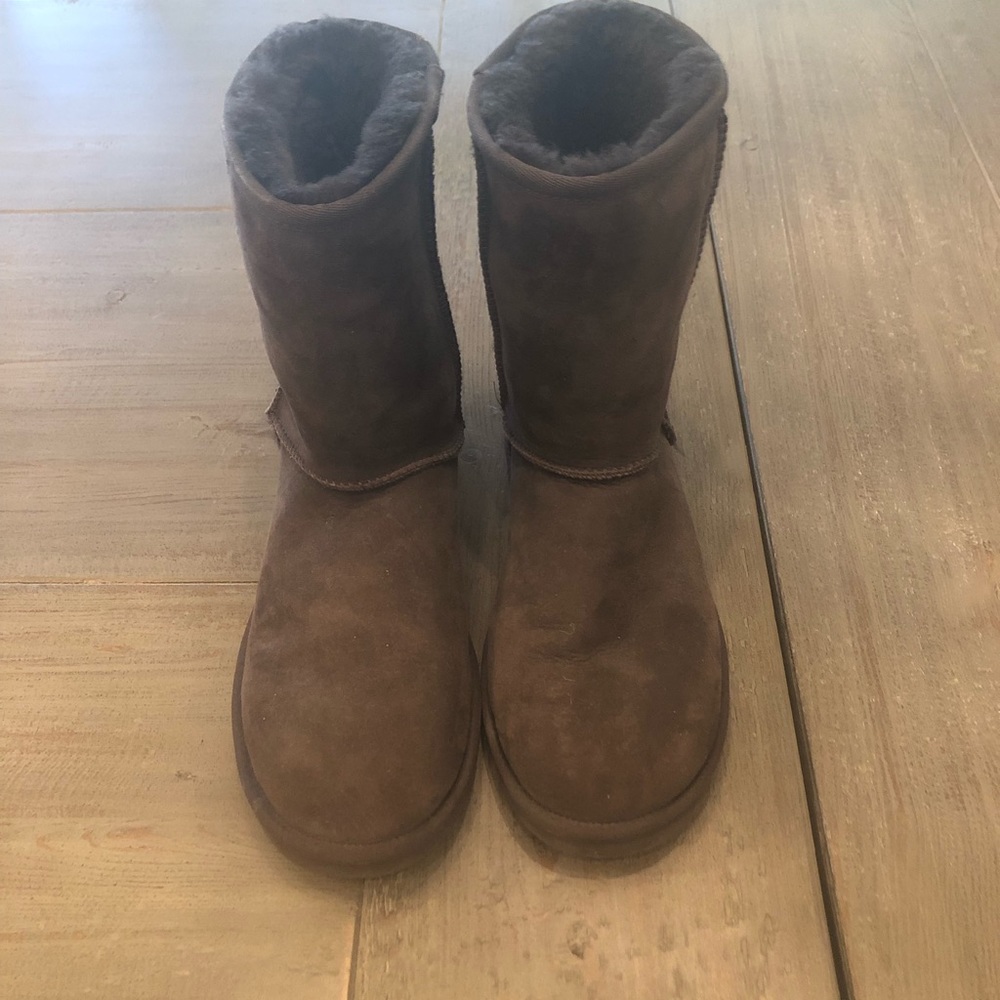Brown UGG size 8 boots